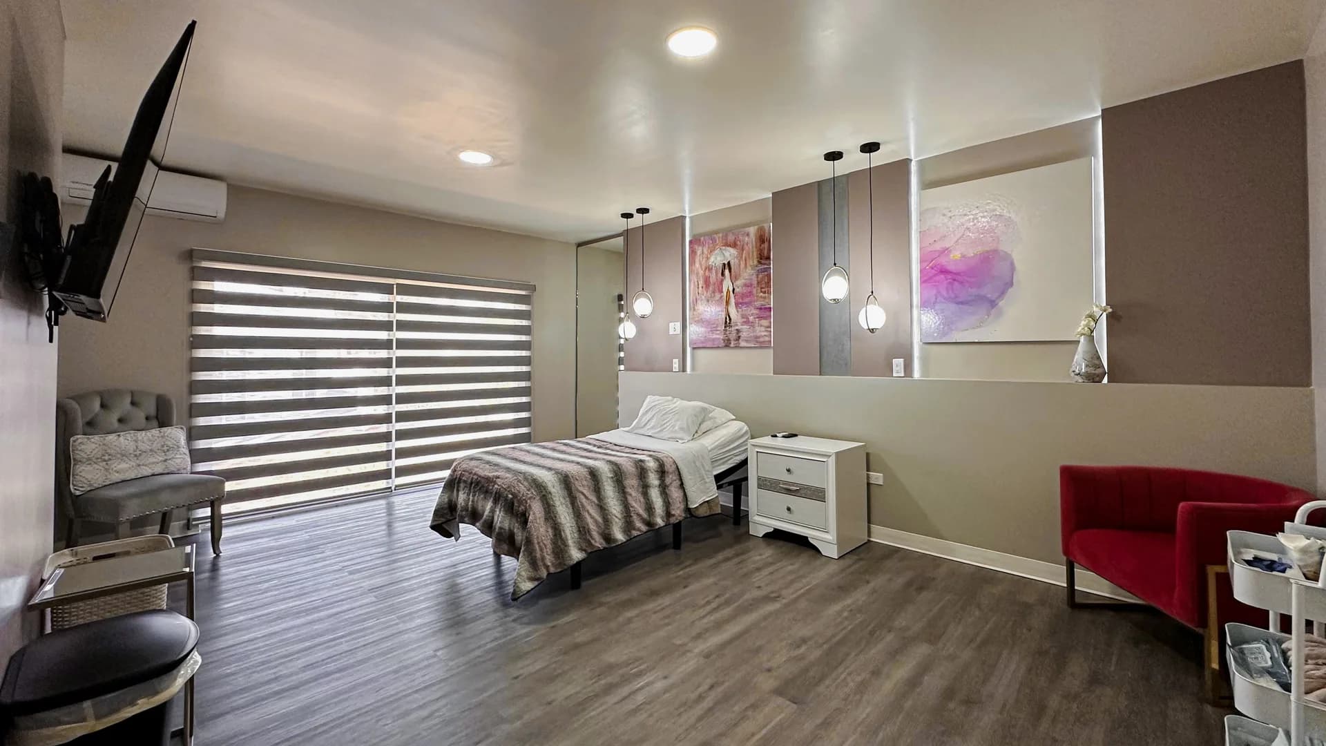 Habitación privada VIP para recuperación postquirúrgica en Recovery House Tijuana